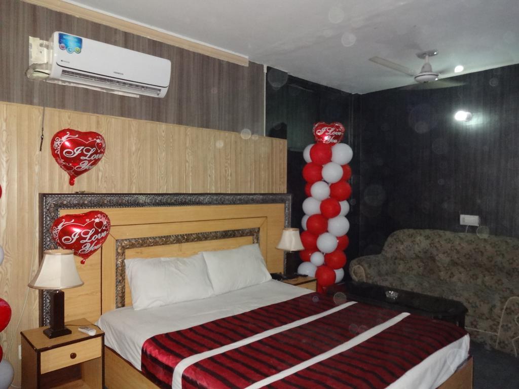 Safari Hotel Upper Mall Lahore Chambre photo