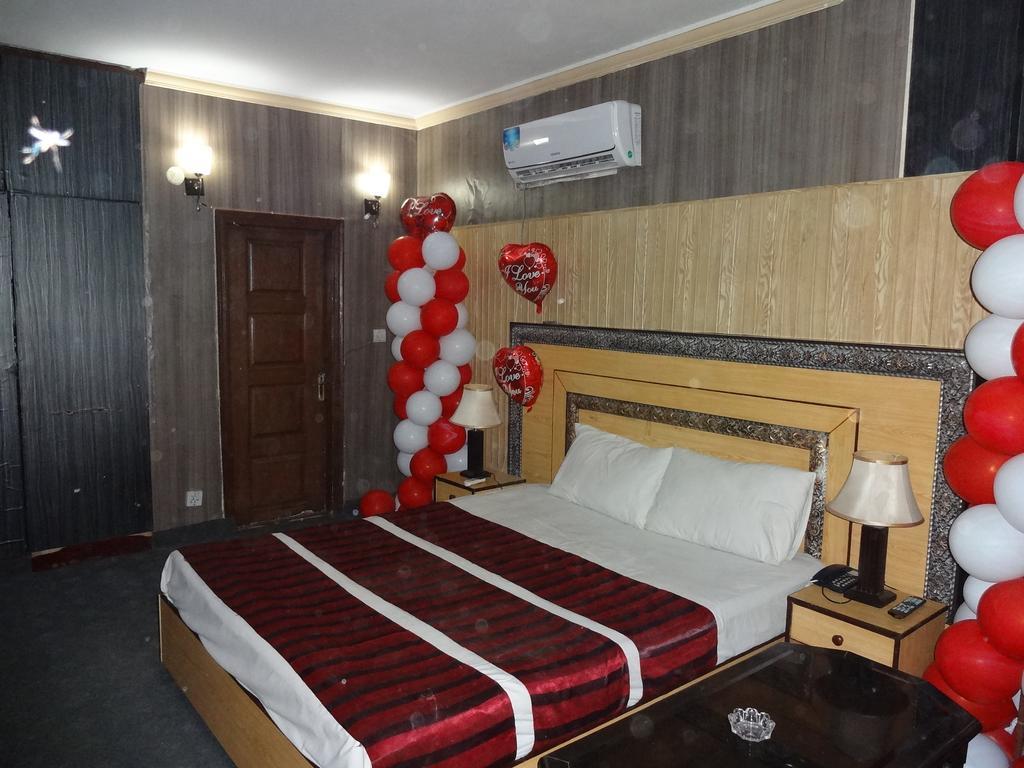 Safari Hotel Upper Mall Lahore Chambre photo