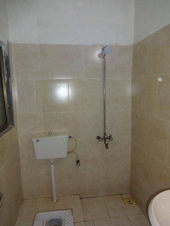 Safari Hotel Upper Mall Lahore Extérieur photo
